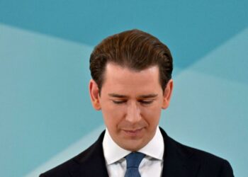 Sebastian Kurz auf dem Weg zum Gerichtssaal, wo er sich am 18. Oktober wegen Falschaussage verantworten muss