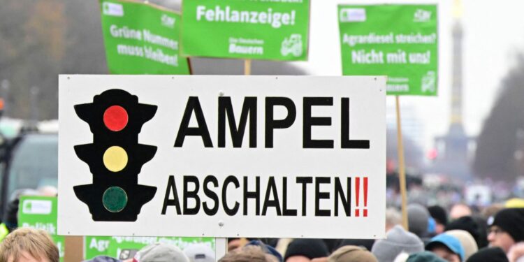 Trugbilder der Politik: Die Unbeständigkeit deutscher Versprechungen 1 Symbolbild: Zerbrochene Wahlplakate und zerrissene Versprechen illustrieren die Unbeständigkeit politischer Zusagen