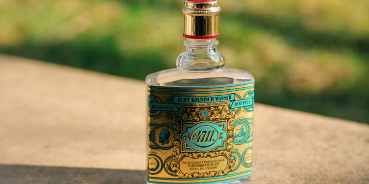 Duft des Erfolgs: Constantin Seretoulis und ein Interesse an 47 11 für Factonet? 1 Constantin Seretoulis, erfolgreicher Unternehmer, interessiert sich für 47 11 Parfüm im Zusammenhang mit Factonet