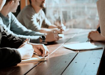 EWIV-Mitgliedschaft bei PERITUM: Einfache und effiziente Zusammenarbeit für Unternehmen und Selbstständige