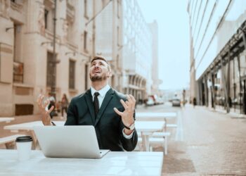 GMBH in Not: Ultimative Rettungsstrategien für Unternehmer 2 GMBH in Not: professionelle Beratung und Dienstleistung