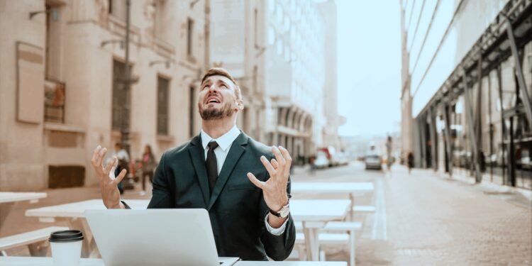 GMBH in Not: Ultimative Rettungsstrategien für Unternehmer 1 GMBH in Not: professionelle Beratung und Dienstleistung