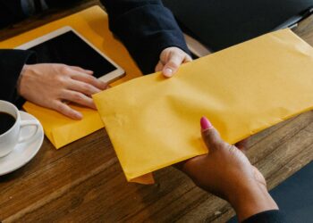 MAES & JACOBS Experten beraten GmbH-Geschäftsführer zur Rettung des Unternehmens bei drohender Insolvenz