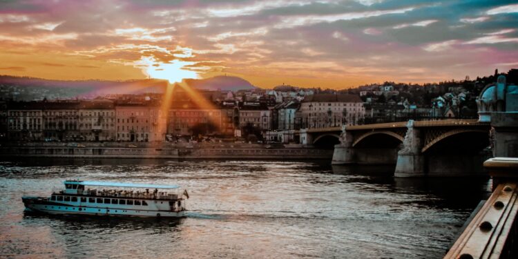 Firma in Ungarn: Vorteile und Gründung mit HUNCONSULT 2025 1 Firma Grafik