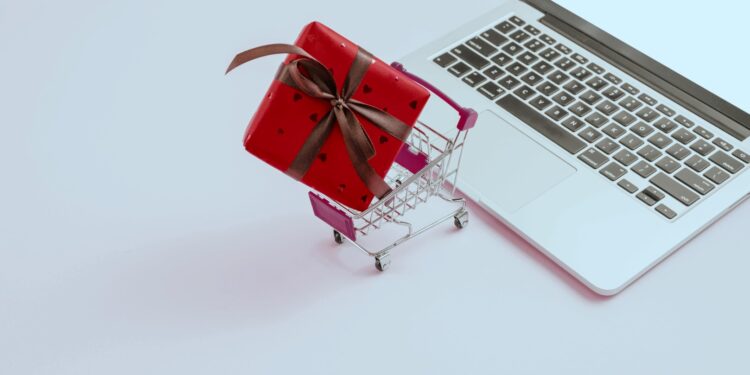 Social Media Marketing und Onlineshops Hannover - Justin Peter COMPANY CORE für intensive Markenbetreuung 1 Bild Social