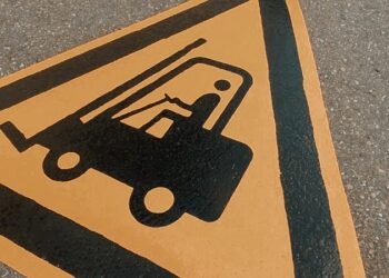 Sicherheit durch Bodenmarkierung - unsichtbare Grenzen zwischen Ordnung und Chaos in Industriehallen