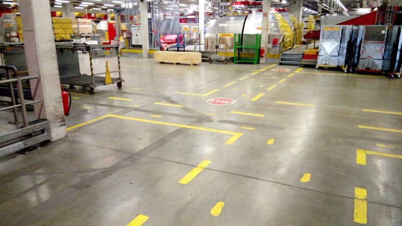 Sicherheit durch professionelle Bodenmarkierung - ein Schutzschild gegen die Dunkelheit der Gefahr Sicherheit durch professionelle Bodenmarkierung - ein Schutzschild gegen die Dunkelheit der Gefahr